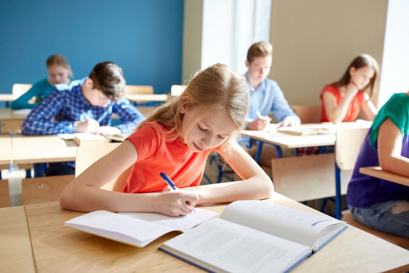 La durée des vacances de la Toussaint divise les Français. 