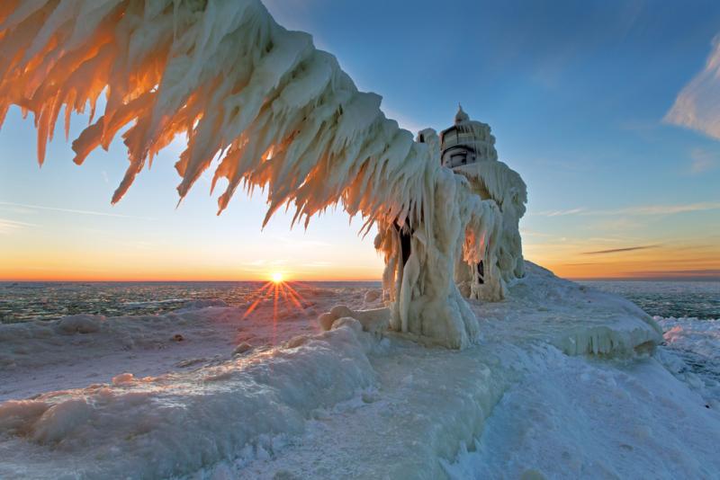 Comme souvent en hiver, le phare s'est trouvé complètement gelé.