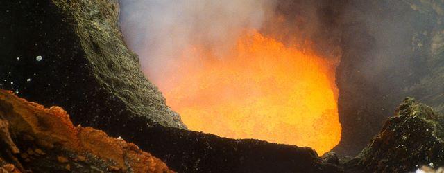 Au plus près d'un volcan