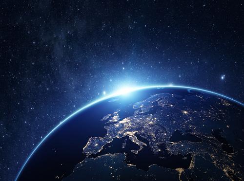 La quantité d'eau sur Terre est faible comparé au reste du Système Solaire