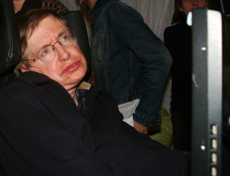 Il était célèbre pour son génie scientifique et son handicap physique.