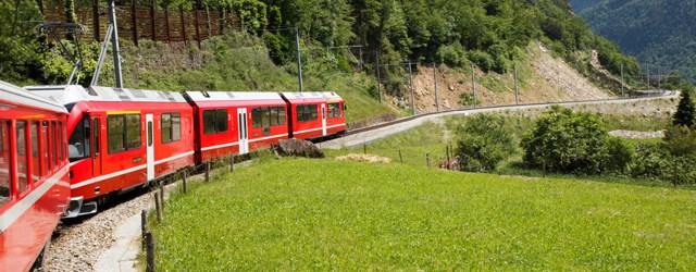 Un glissement de terrain fait dérailler un train en Suisse