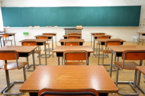 Ecole : pourquoi une rentrée scolaire un mardi ? (c) Shutterstock