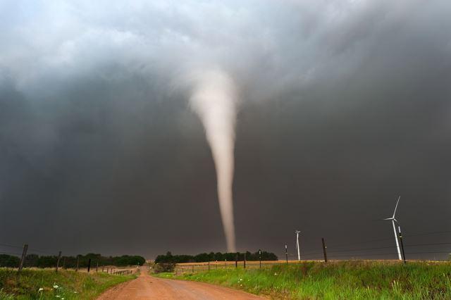 Une tornade fait deux blessés dans le Nord