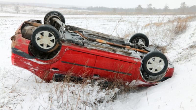 accident de voiture dans la neige