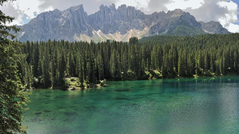 La beauté du Lac Carezza en Italie !
