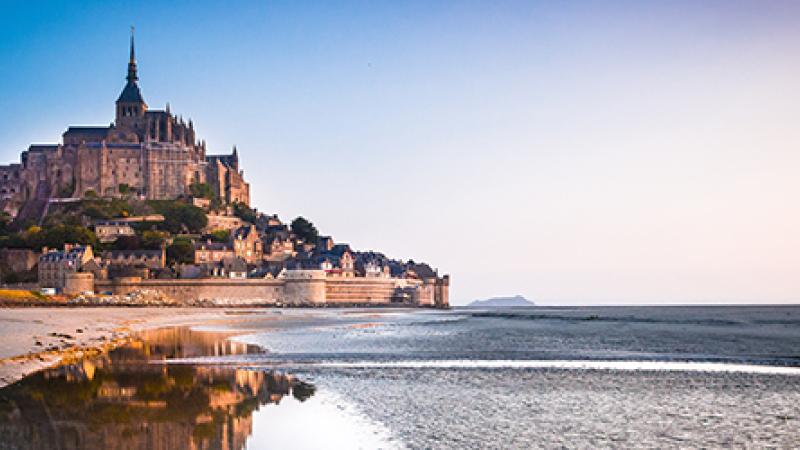 Le Mont-Saint-Michel bat son record de fréquentation grâce à la Marée du Siècle !