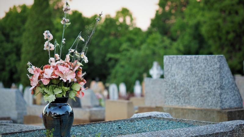 Le manque de place dans les cimetières est un problème.
