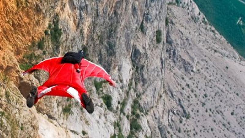 Chamonix : Vol spectaculaire en Wingsuit