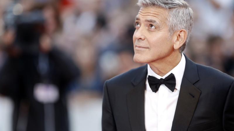 Il n'y a pas que Georges Clooney a qui les cheveux blancs vont bien. Vous aussi ! 