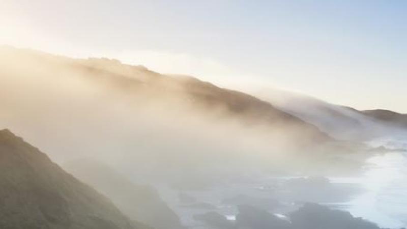 Cascade de brouillard en Islande