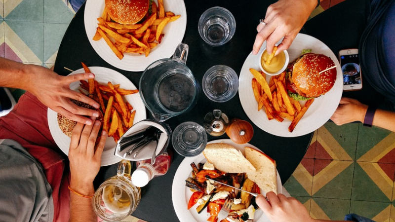 La nourriture des fast-food peut affecter notre système immunitaire. 