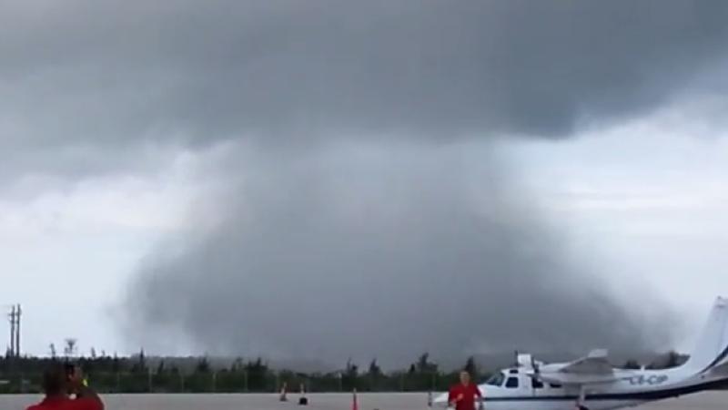 Une tornade frappe les Bahamas