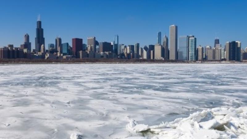 Retour en hiver avec une vidéo spectaculaire du lac Michigan gelé
